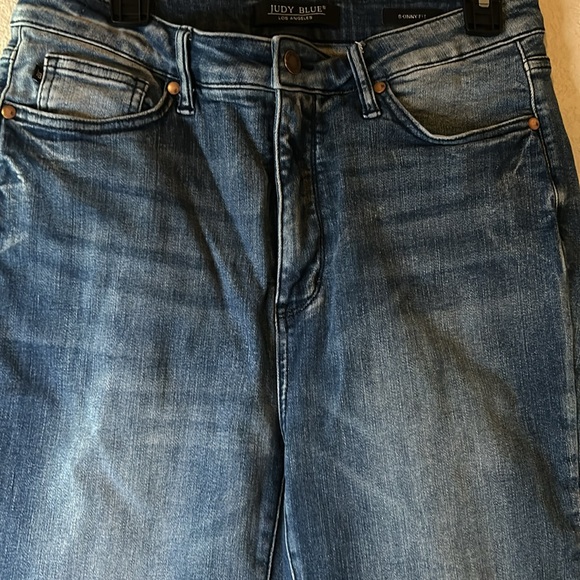 Judy Blue Jeans - Picture 2 of 10